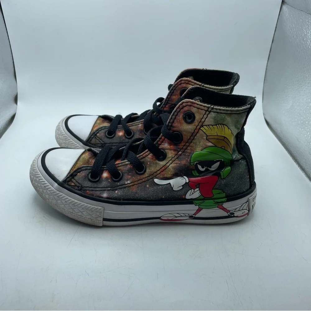 Converse X Looney Tunes High-Top Sneakers boys size 11C